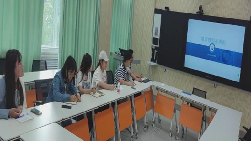小标题：学历提升，职场进阶的必经之路